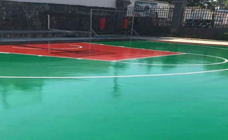 中山篮球场翻新地面